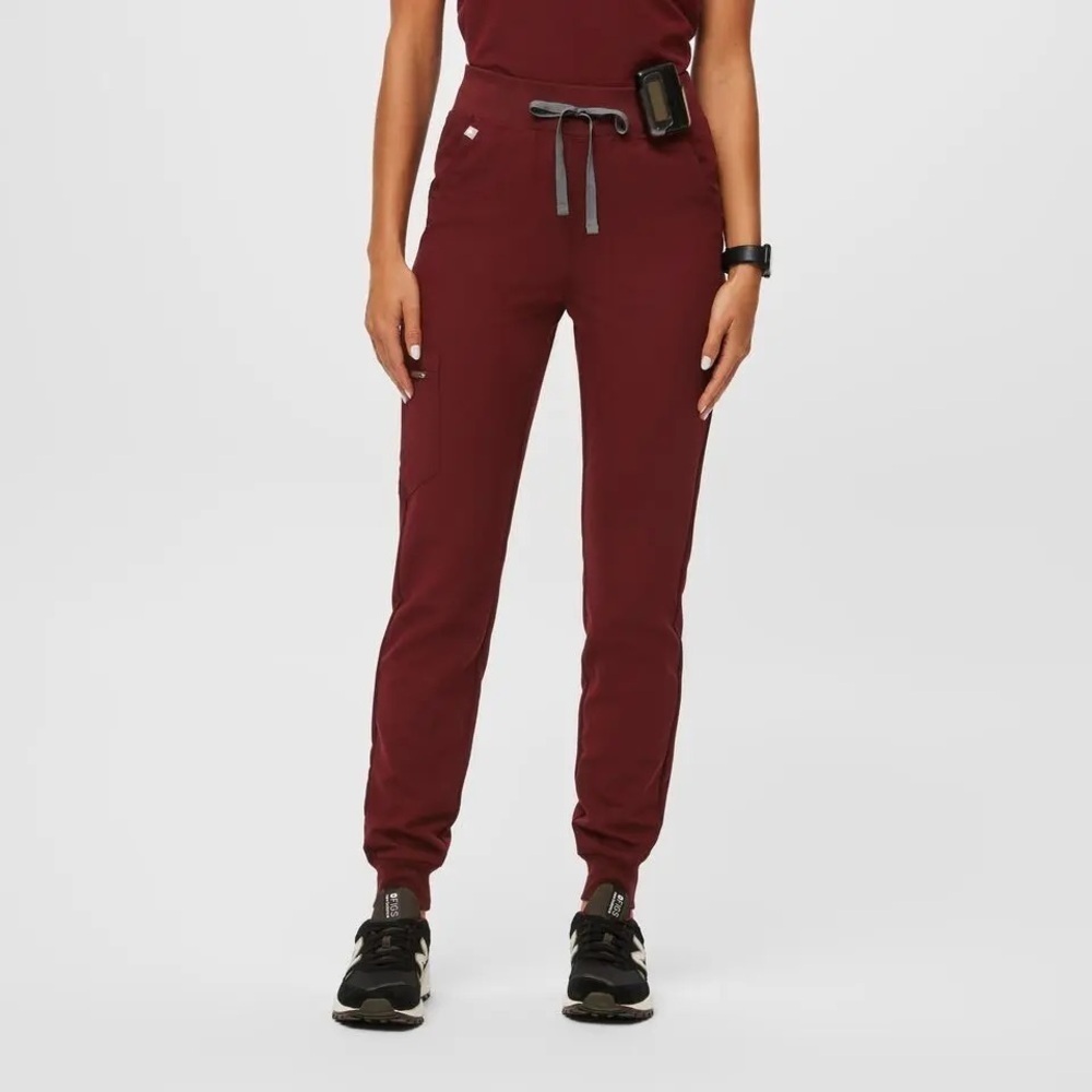 Figs Women’s High Waisted Zamora Jogger Scrub Pants Burgundy size XXL/T